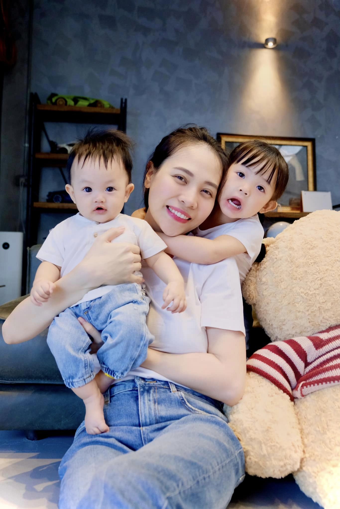 Khoảnh khắc cực yêu của 2 nhóc tỳ nhà Cường Đô La, diện mạo hiện tại bé Sutin gây "lụi tim"- Ảnh 4. Khoảnh khắc cực yêu của 2 nhóc tỳ nhà Cường Đô La, diện mạo hiện tại bé Sutin gây "lụi tim"- Ảnh 4.