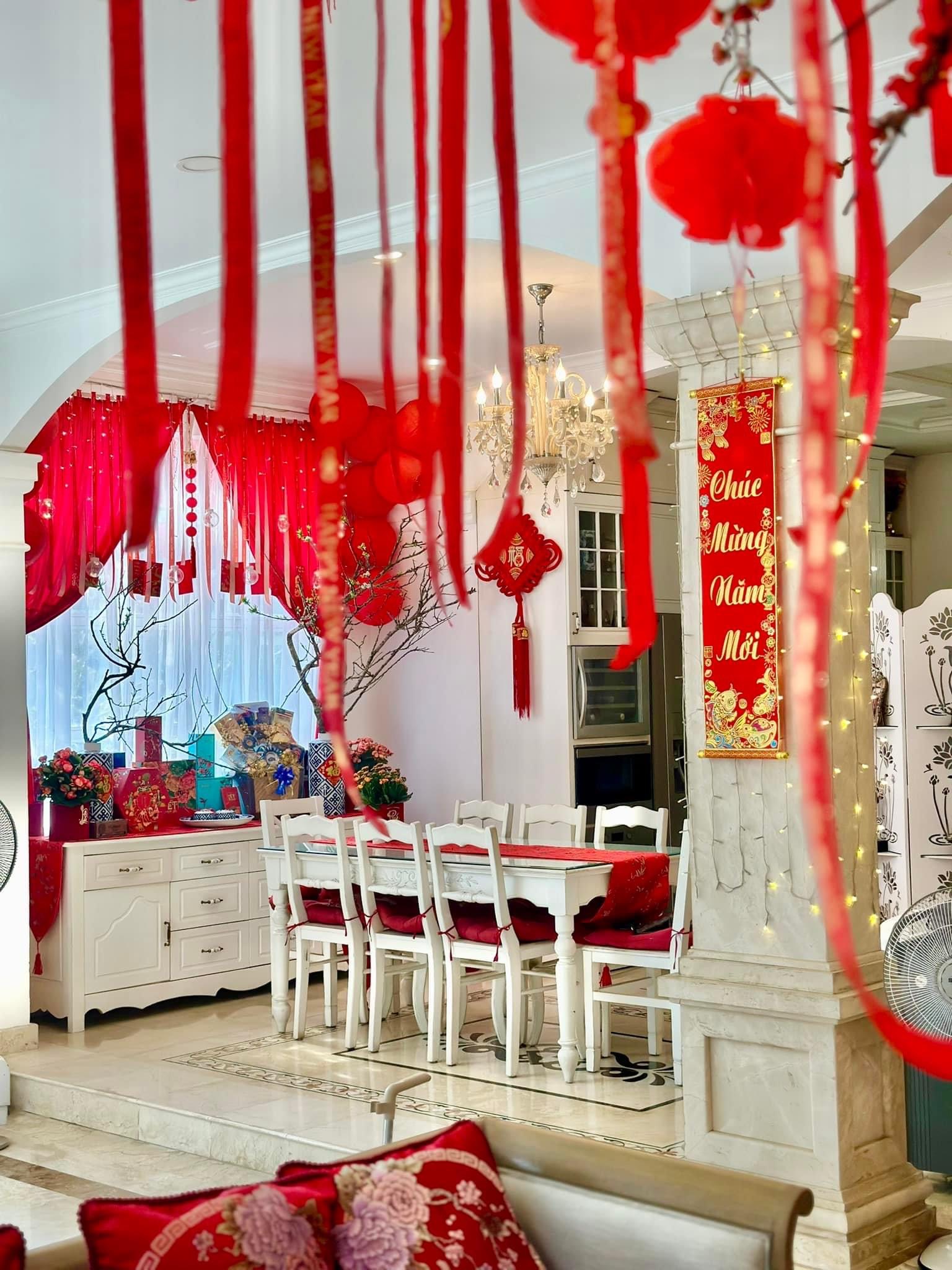 Siêu mẫu Vbiz trang hoàng biệt thự đón Tết, không gian rộng rãi sang trọng gây choáng- Ảnh 2.