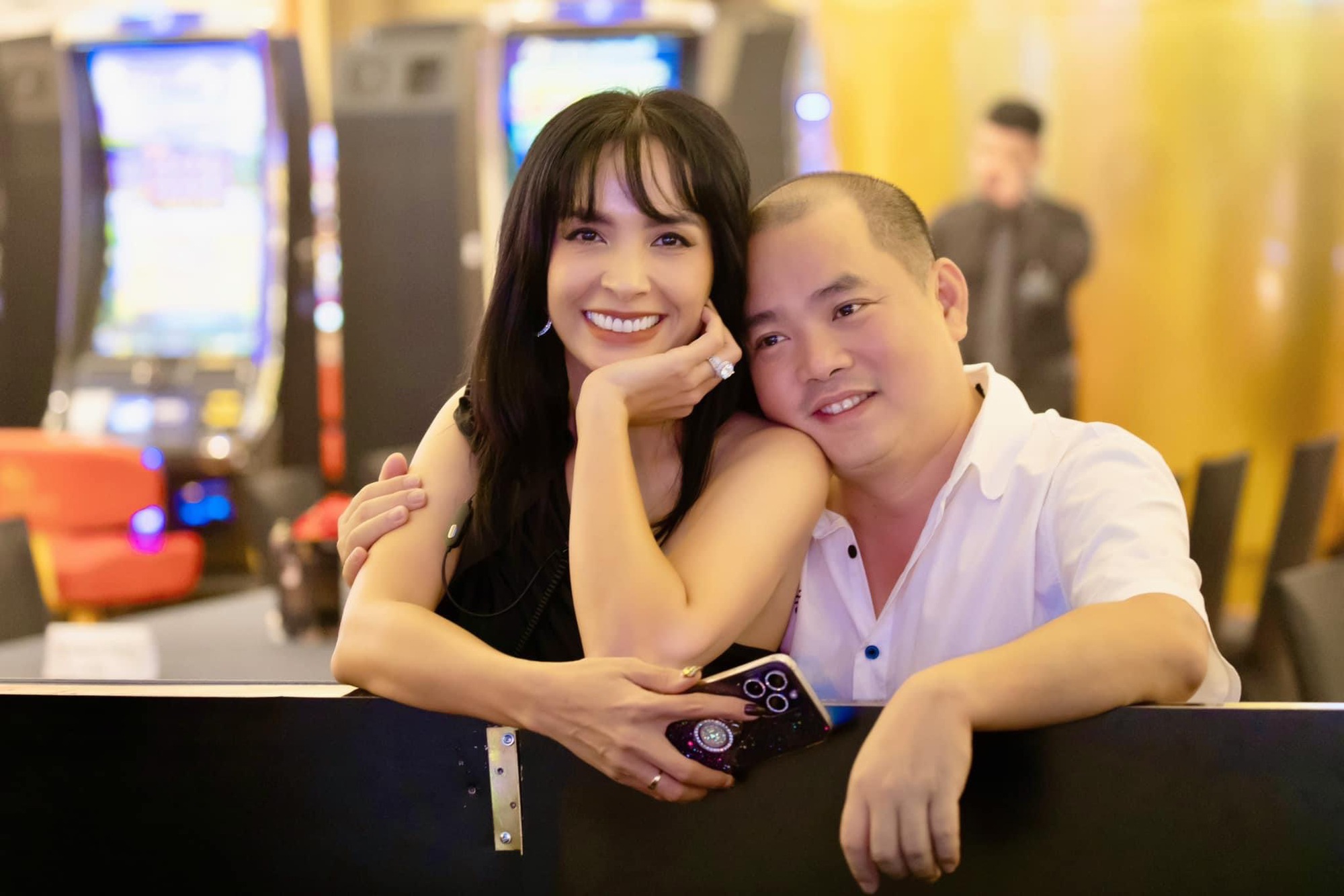 Siêu mẫu Vbiz trang hoàng biệt thự đón Tết, không gian rộng rãi sang trọng gây choáng- Ảnh 11.