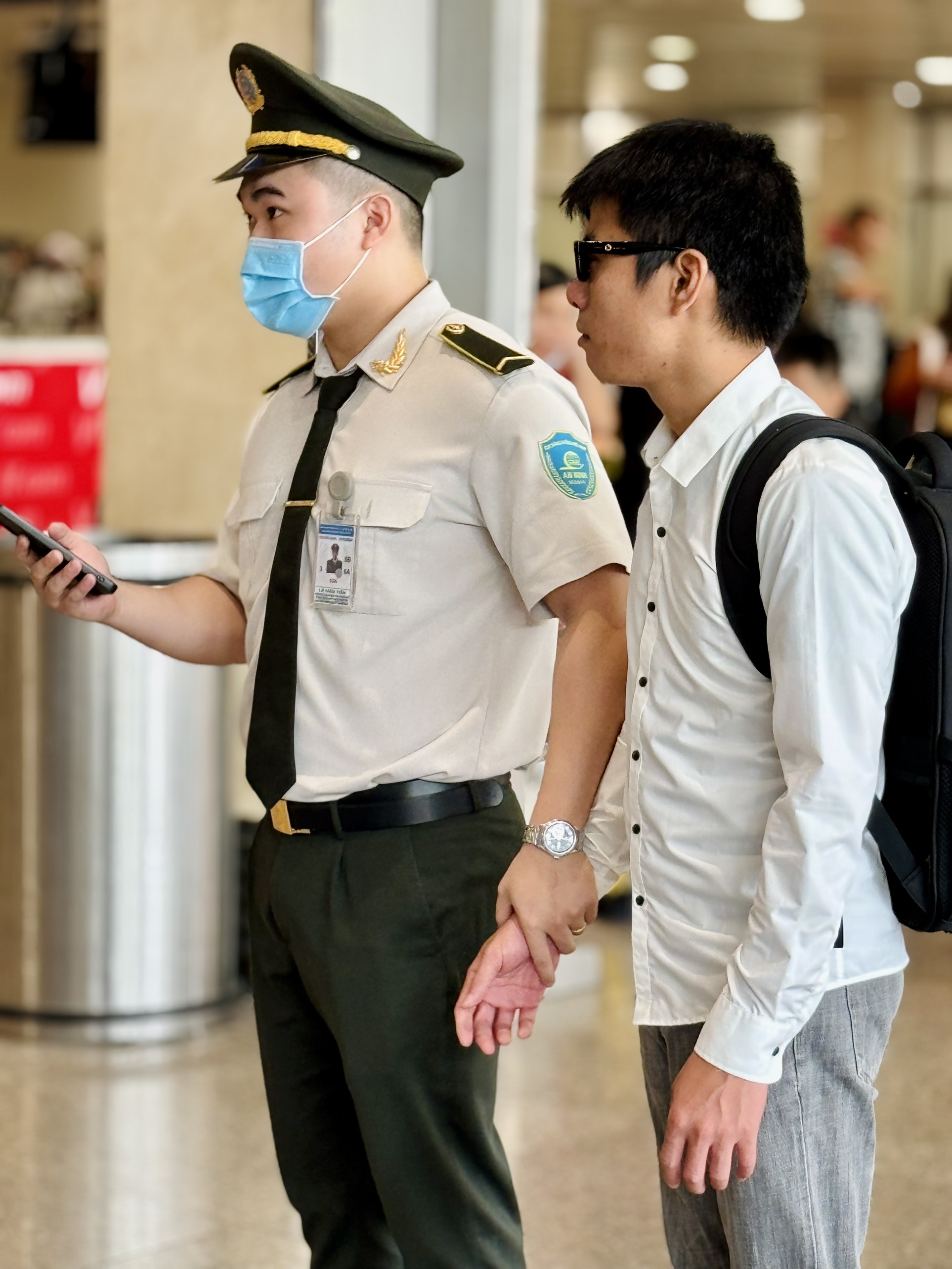 Gần 700 chuyến bay bị chậm, hủy ở sân bay Tân Sơn Nhất- Ảnh 4.