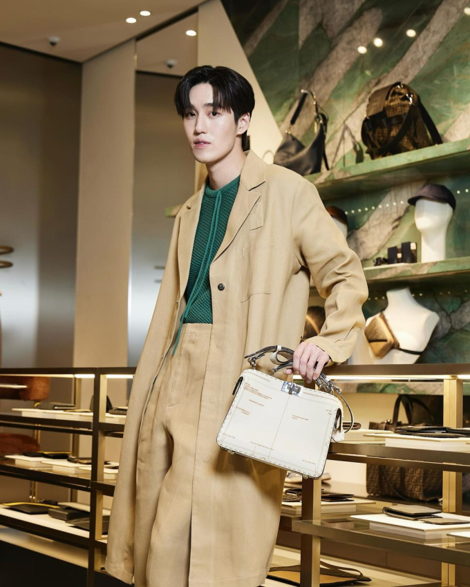 Khung hình quyền lực nhất châu Á: Lee Min Ho át Mario Maurer và dàn tài tử Thái, "nữ hoàng cổ trang" sang hơn cả nguyên mẫu Crazy Rich Asians - Ảnh 9. Khung hình quyền lực nhất châu Á: Lee Min Ho át Mario Maurer và dàn tài tử Thái, "nữ hoàng cổ trang" sang hơn cả nguyên mẫu Crazy Rich Asians - Ảnh 9.