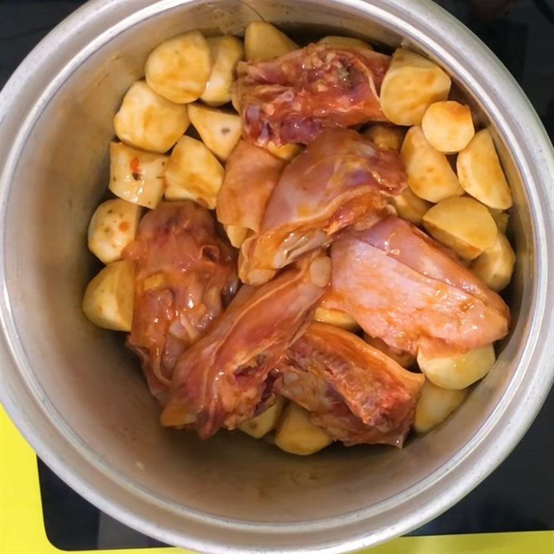 Cách nấu canh khoai sọ thịt gà đơn giản thơm ngon - Ảnh 7.