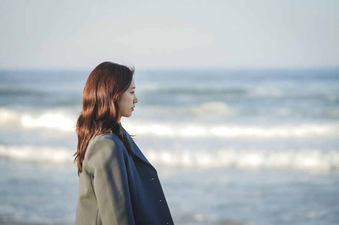 Say đắm nhan sắc của Park Shin Hye ở hậu trường phim mới- Ảnh 1.