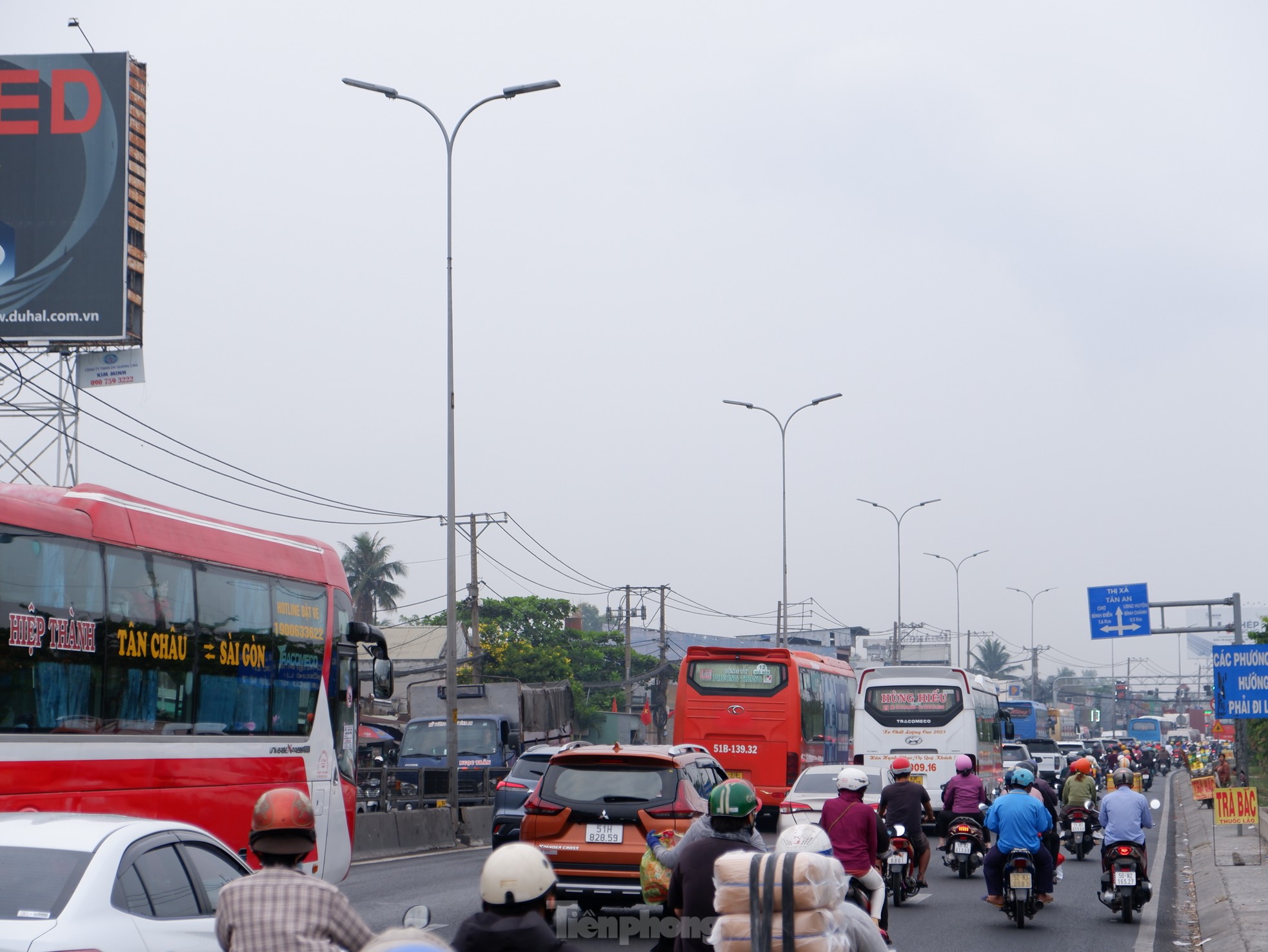 Bất ngờ hình ảnh Sân bay Tân Sơn Nhất, cửa ngõ về miền Tây ngày 26 Tết - Ảnh 12.