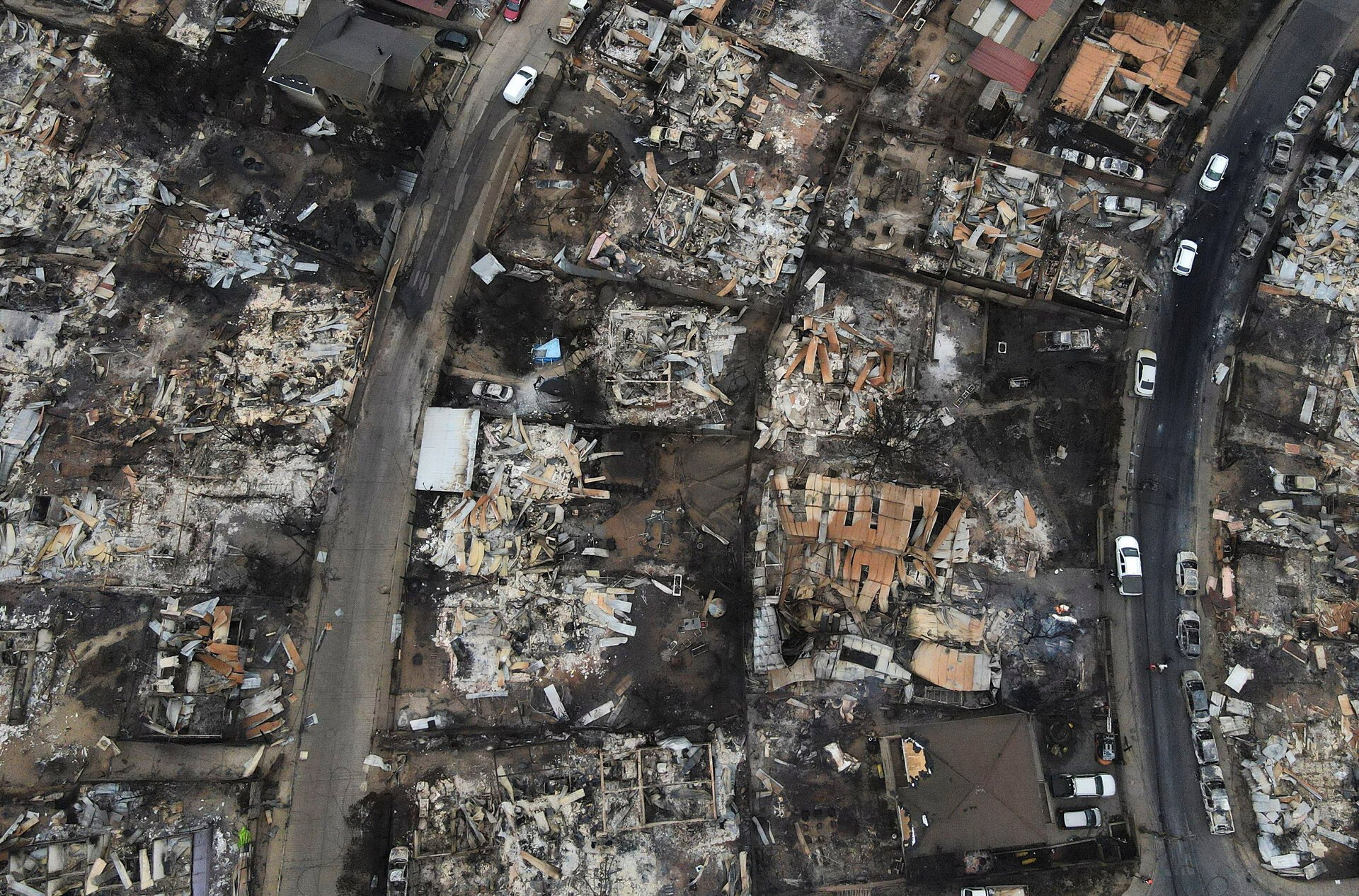 Cháy rừng tàn phá các thành phố Chile, cảnh tượng như đang ở địa ngục - Ảnh 2.
