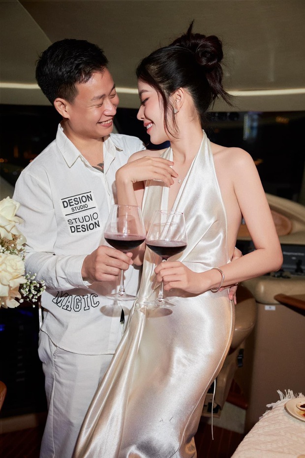 Đi mua sắm cùng bạn trai, Nam Em vướng tranh cãi vì 1 hành động- Ảnh 6. Đi mua sắm cùng bạn trai, Nam Em vướng tranh cãi vì 1 hành động- Ảnh 6.