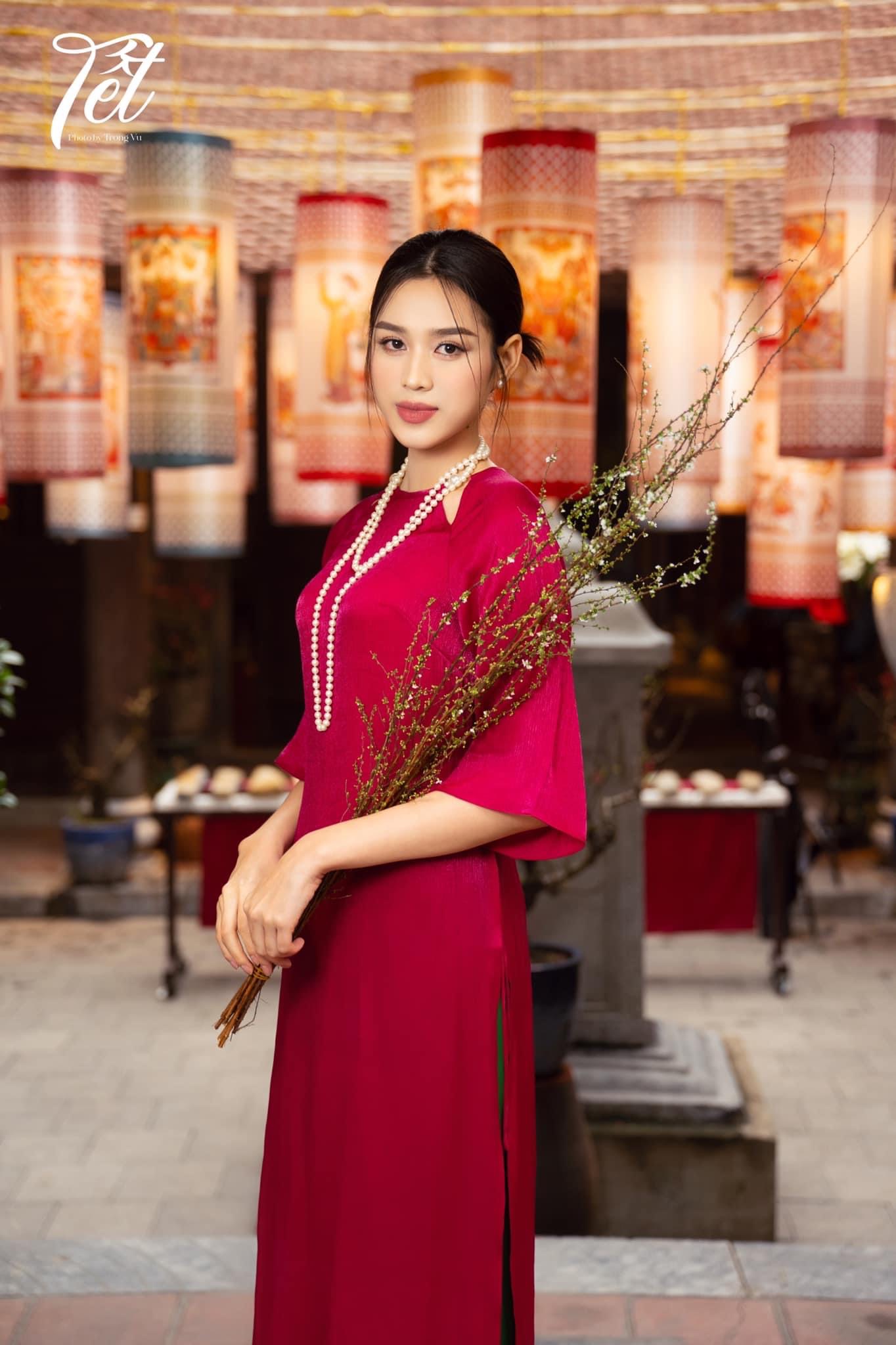 Hoa hậu Đỗ Hà bị soi hint hẹn hò với thiếu gia, có hành động gây chú ý trong tiệc tất niên- Ảnh 5.