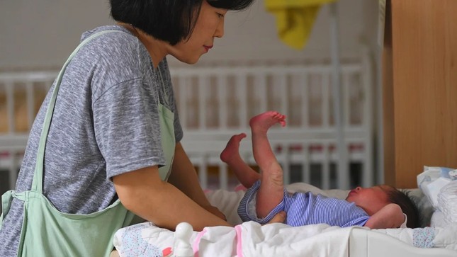 Một công ty Hàn Quốc đề nghị trả số tiền ‘khủng’ cho công nhân mỗi lần sinh con - Ảnh 1.