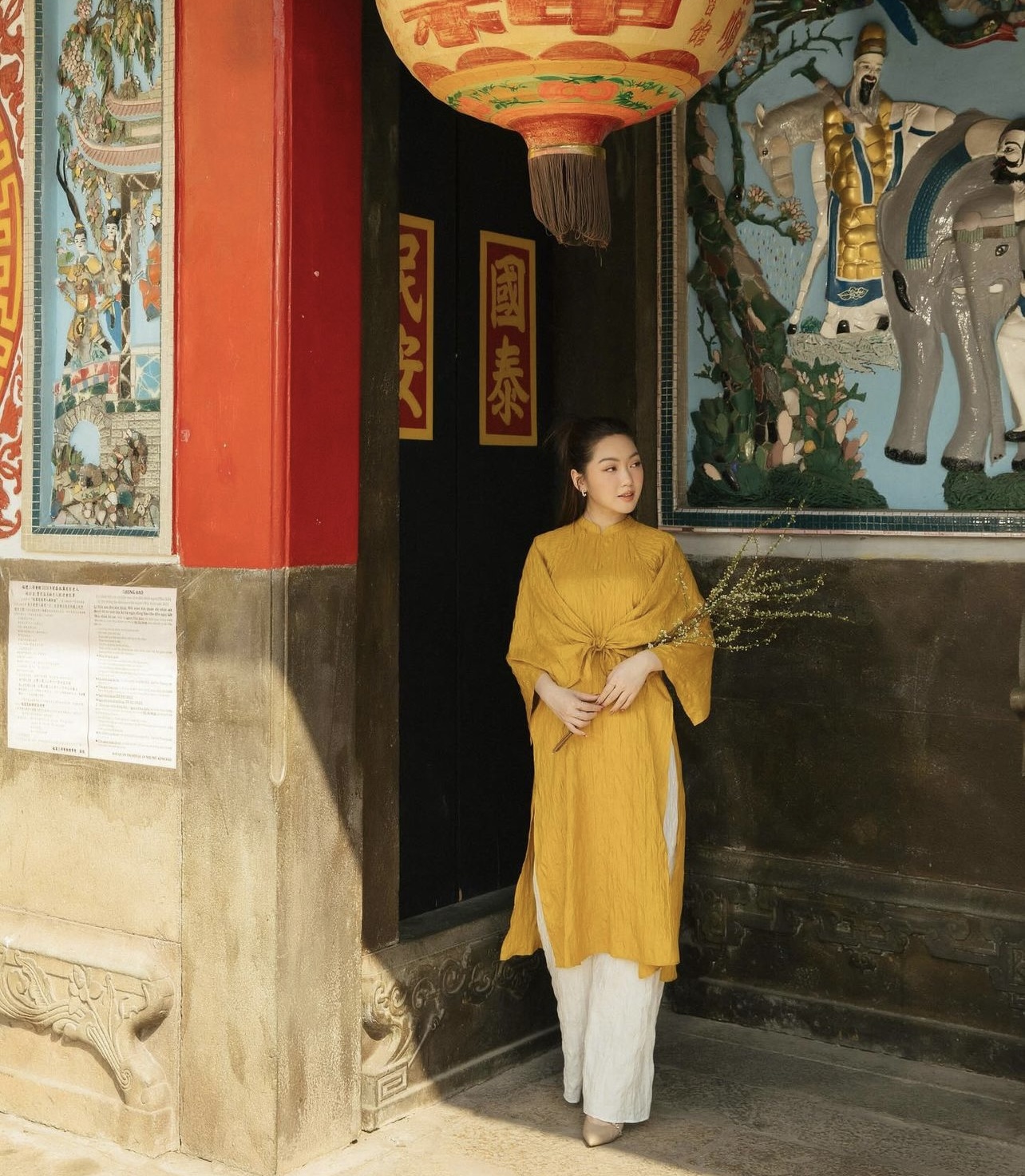 Instagram của hội con nhà giàu Việt những ngày cận Tết: Áo dài, áo bà ba thi nhau phủ sóng- Ảnh 3.