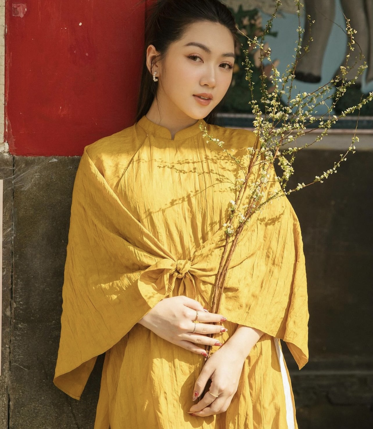 Instagram của hội con nhà giàu Việt những ngày cận Tết: Áo dài, áo bà ba thi nhau phủ sóng- Ảnh 4.