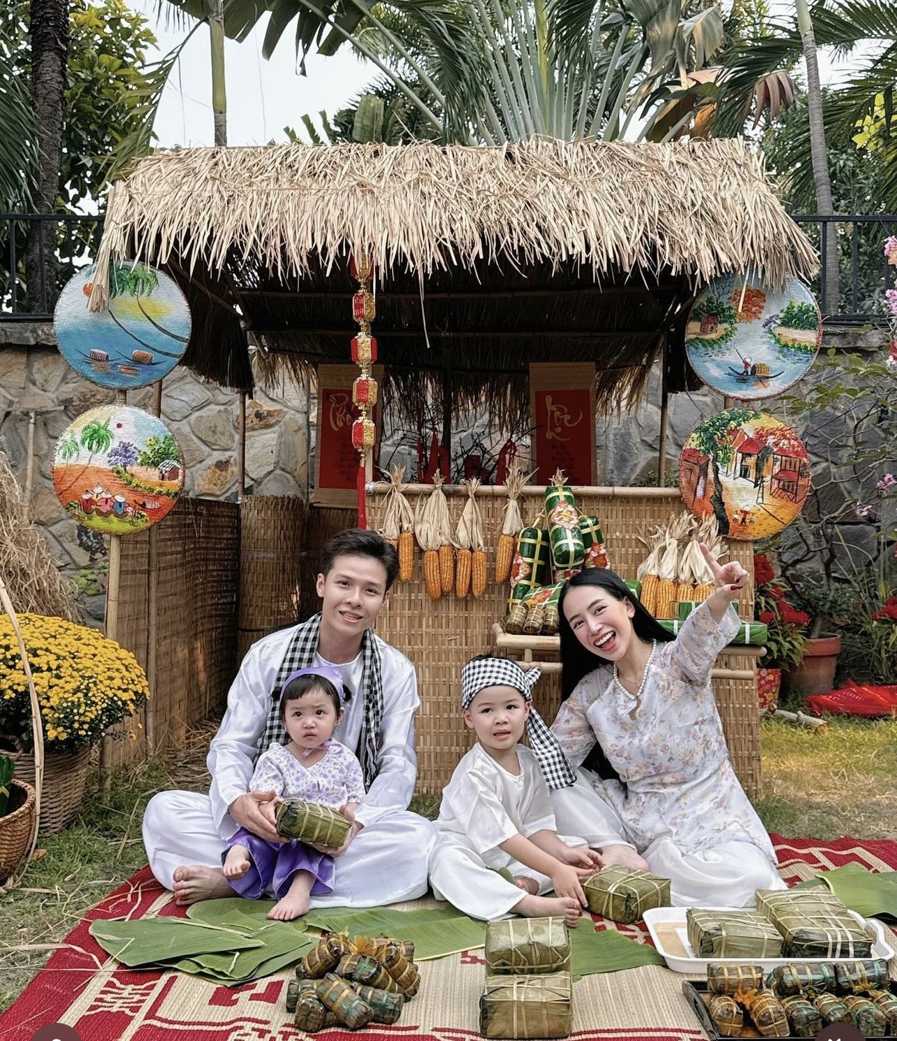 Instagram của hội con nhà giàu Việt những ngày cận Tết: Áo dài, áo bà ba thi nhau phủ sóng- Ảnh 7.