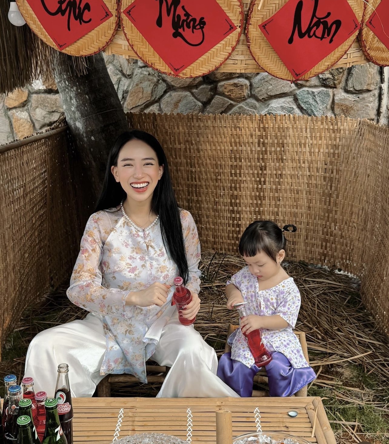Instagram của hội con nhà giàu Việt những ngày cận Tết: Áo dài, áo bà ba thi nhau phủ sóng- Ảnh 8.