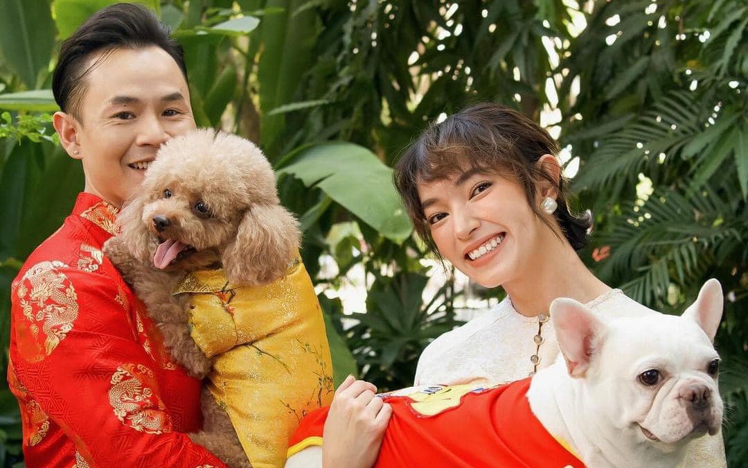 Châu Bùi đăng tải bộ ảnh đón Tết hạnh phúc bên Binz cùng cún cưng được chụp trước vụ tai nạn đáng tiếc