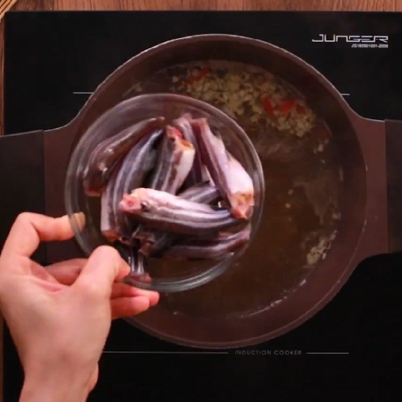 Công thức làm món canh chua cá chốt bông so đũa vừa dễ làm vừa giải ngán - Ảnh 9.