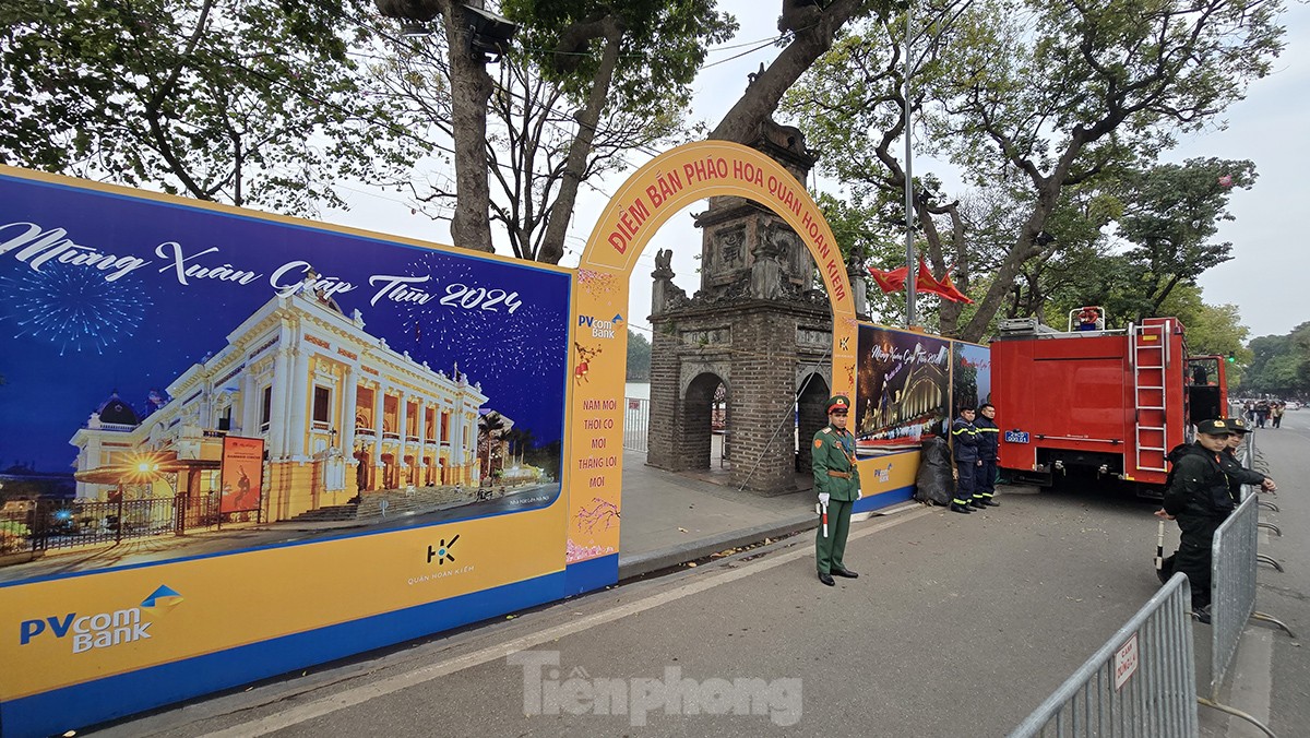 Mục sở thị trận địa pháo hoa lớn nhất Hà Nội trước giờ khai hỏa đón giao thừa - Ảnh 14.