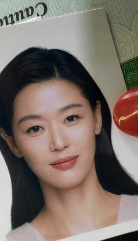 Jeon Ji Hyun leo hot search vì bị lộ ảnh hộ chiếu, nhan sắc thật ở tuổi 42 còn xứng danh nữ thần?- Ảnh 1.