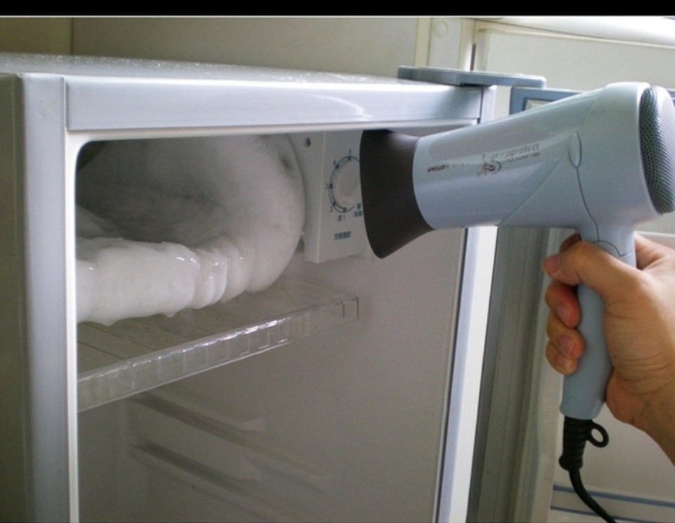 Tủ lạnh đóng lớp đá, tuyết dày có sao không? Vấn đề thường gặp nhưng không phải ai cũng biết cách xử lý- Ảnh 4.