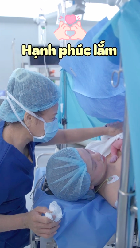 Sam kể quá trình sinh 2 nhóc tỳ: Bật khóc nức nở vì đau, không cho chồng vào phòng sinh vì lý do này? - Ảnh 8. Sam kể quá trình sinh 2 nhóc tỳ: Bật khóc nức nở vì đau, không cho chồng vào phòng sinh vì lý do này? - Ảnh 9.