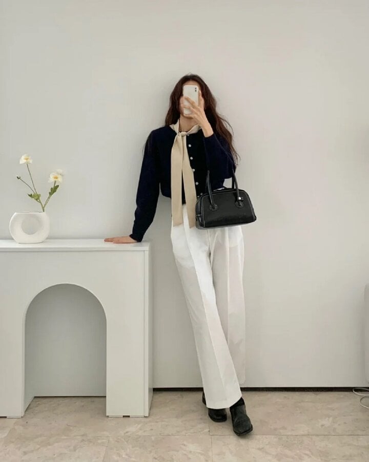 Gợi ý loạt oufit sang xịn mịn với quần âu giúp quý cô công sở tỏa sáng - Ảnh 2. Gợi ý loạt oufit sang xịn mịn với quần âu giúp quý cô công sở tỏa sáng - Ảnh 2.