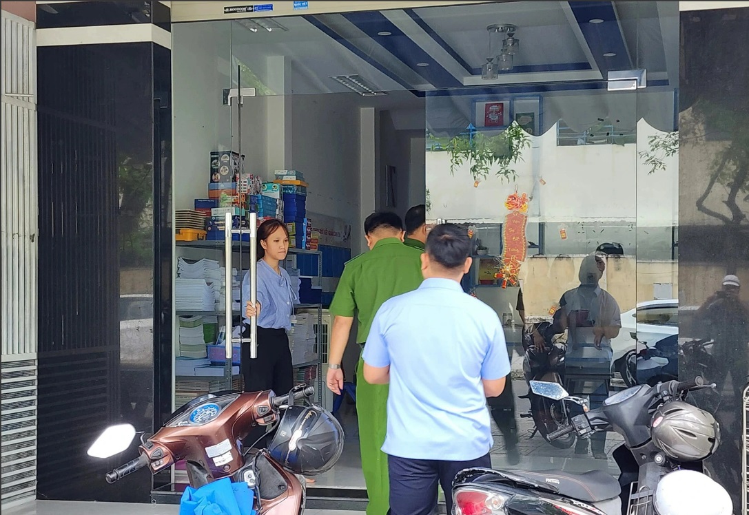 Vụ cháu bé tự kỷ nghi bị giáo viên bạo hành ở Đà Nẵng: Có thêm phụ huynh phản ánh - Ảnh 2.