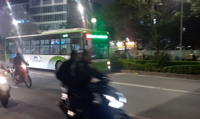 Chuyên gia đề nghị tổ chức lại, tối ưu hoá tuyến buýt nhanh của Hà Nội - Ảnh 1.