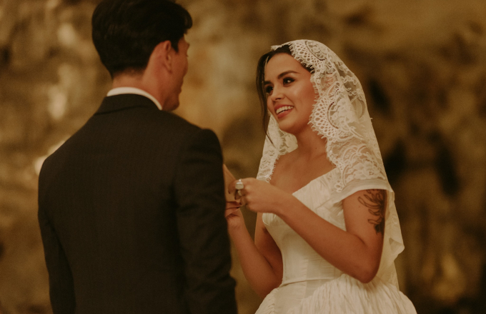 Danh tính dâu xinh rể xịn làm lễ cưới gây sốt trong hang động ở Quảng Ninh: Đàng gái gây bất ngờ khi tự lo liệu từ A-Z! - Ảnh 2.