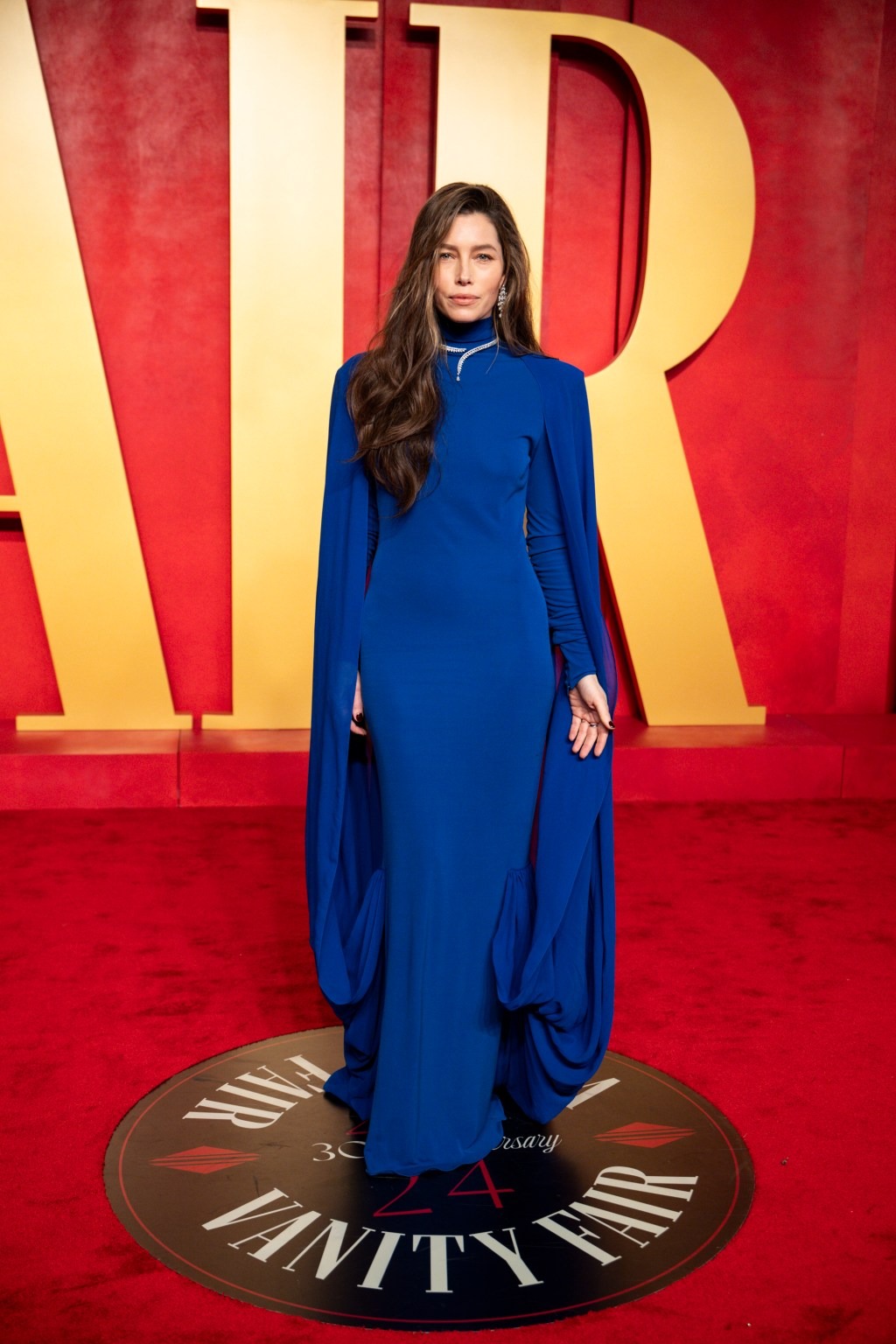 Thảm đỏ tiệc hậu Oscar nóng hổi: Rosé xẻ eo cực slay, Kylie Jenner hoá nữ thần dẫn đầu dàn mỹ nhân - Ảnh 17.