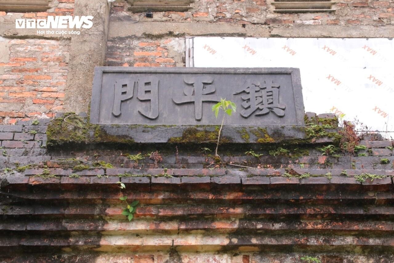 Khám phá cổng thành gần 200 tuổi bị lãng quên trong hệ thống Kinh thành Huế - Ảnh 2.