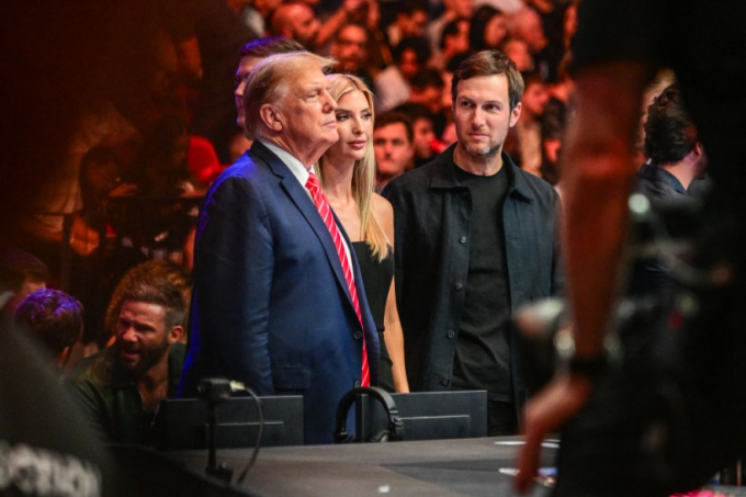 Nữ thần Ivanka Trump bất ngờ sánh vai ông Donald Trump sau thời gian dài, khung hình chung khoe trọn phong thái tài phiệt khiến nhiều người ngây ngất - Ảnh 5.