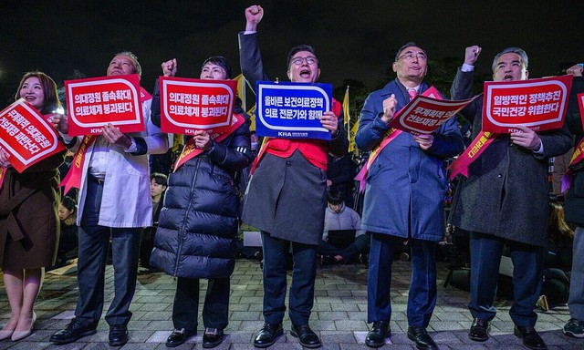 Hơn 18.800 sinh viên y khoa nộp đơn nghỉ học, 40 trường y tại Hàn Quốc tê liệt vì bị tẩy chay - Ảnh 2.