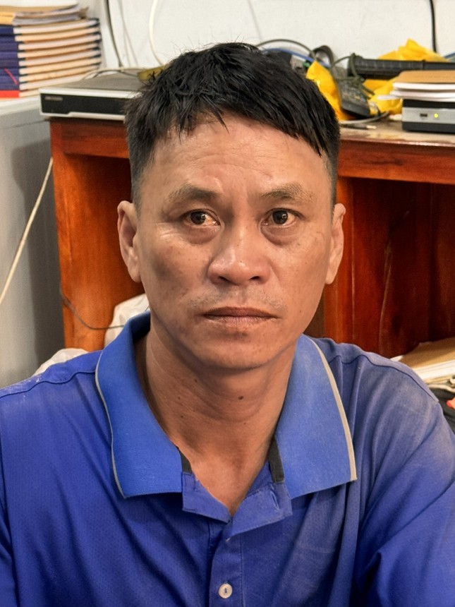 Bắt giam cha dượng đánh đập dã man bé trai 9 tuổi ở Bình Phước - Ảnh 2.