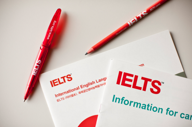 Nhiều địa phương thông báo bỏ xét tuyển IELTS vào lớp 10 - Ảnh 1.