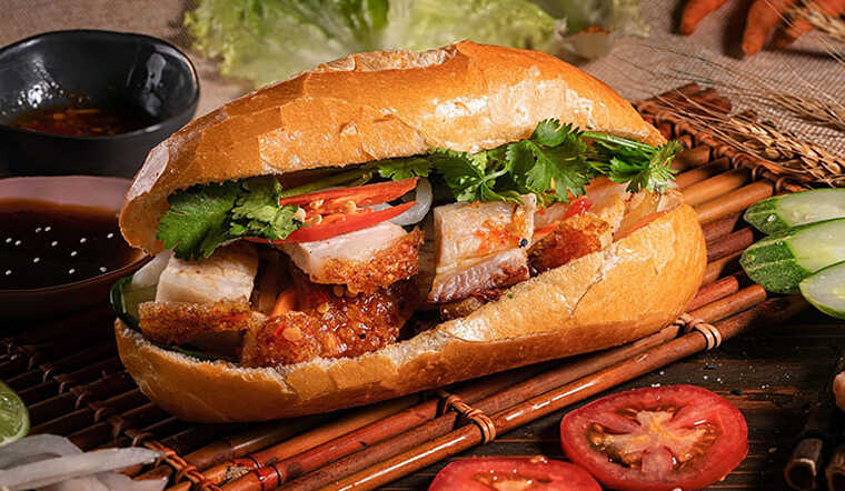 banh-mi-heo-quay-1-17104044185861568432838-1710488306543-17104883066192033074302.jpg