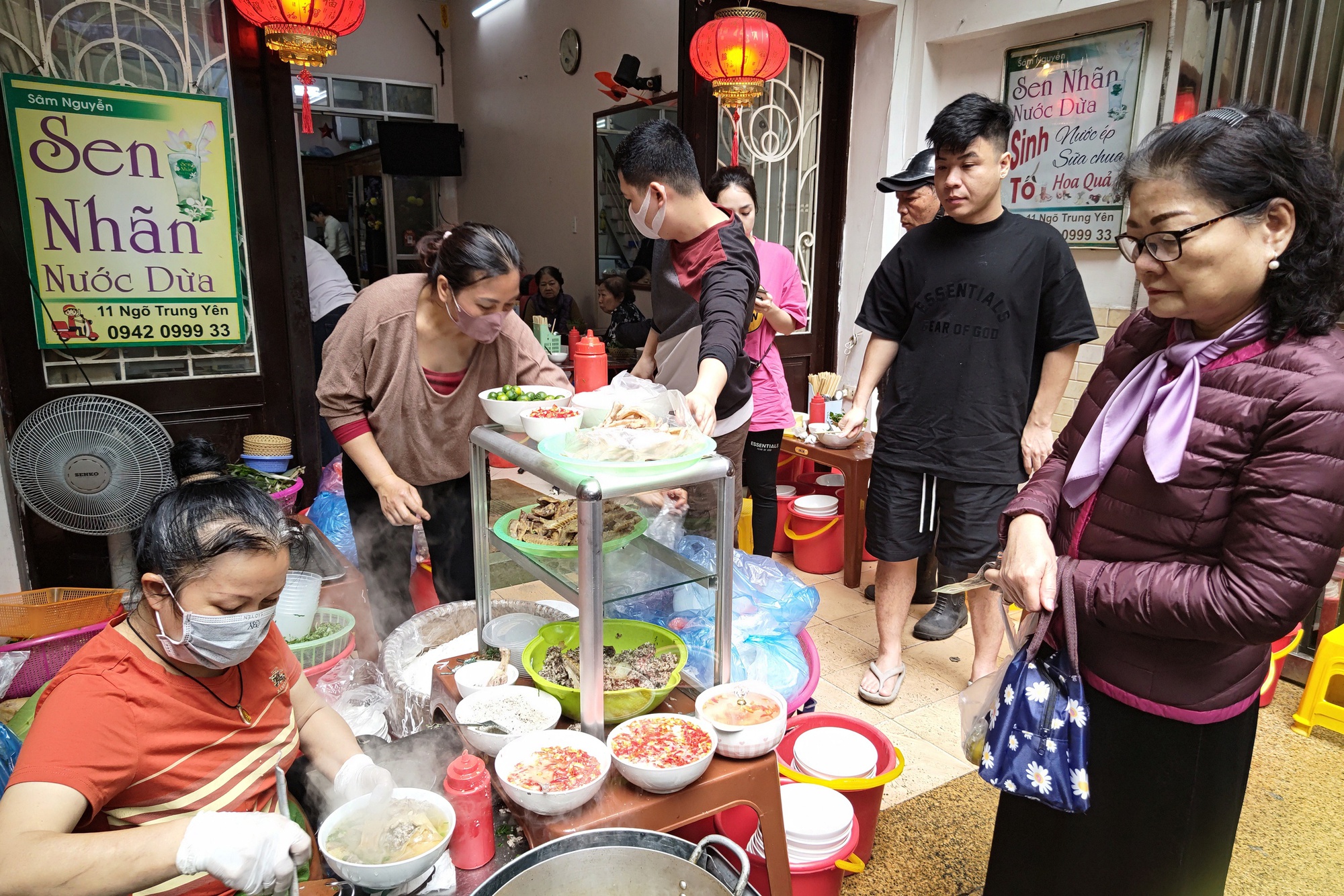 Chủ quán bún ngan Nhàn lên tiếng sau vụ lùm xùm:  Chị không chửi khách, chẳng hiểu sao sự việc lại thành ra như thế - Ảnh 5.