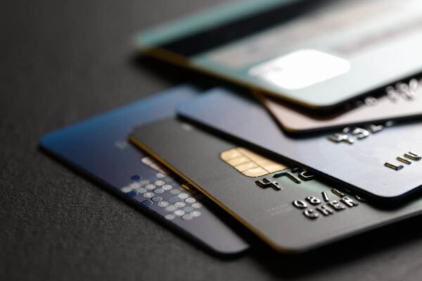 Thông tin mới nhất vụ vay thẻ tín dụng 8,5 triệu, ôm nợ xấu 8,8 tỷ đồng - Ảnh 2.