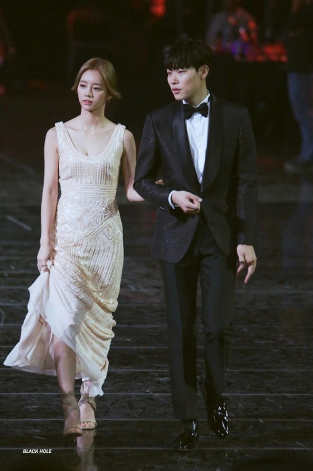 Ryu Jun Yeol là ai mà khiến 2 mỹ nhân Han So Hee và Hyeri phải “chiến” nhau ầm ĩ MXH? - Ảnh 11. Ryu Jun Yeol là ai mà khiến 2 mỹ nhân Han So Hee và Hyeri phải “chiến” nhau ầm ĩ MXH? - Ảnh 11.