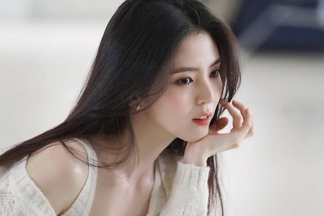 Han So Hee liên tiếp vướng phốt thái độ: Hết trịch thượng quát tháo đến nhì nhằng tình ái, tự hủy sự nghiệp là đây? - Ảnh 2. Han So Hee liên tiếp vướng phốt thái độ: Hết trịch thượng quát tháo đến nhì nhằng tình ái, tự hủy sự nghiệp là đây? - Ảnh 2.