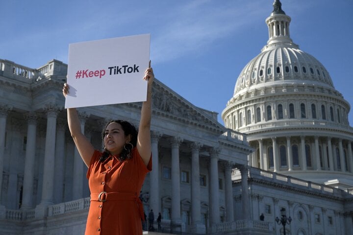TikTok kêu gọi người dùng ngăn Thượng viện Mỹ thông qua lệnh cấm - Ảnh 1.