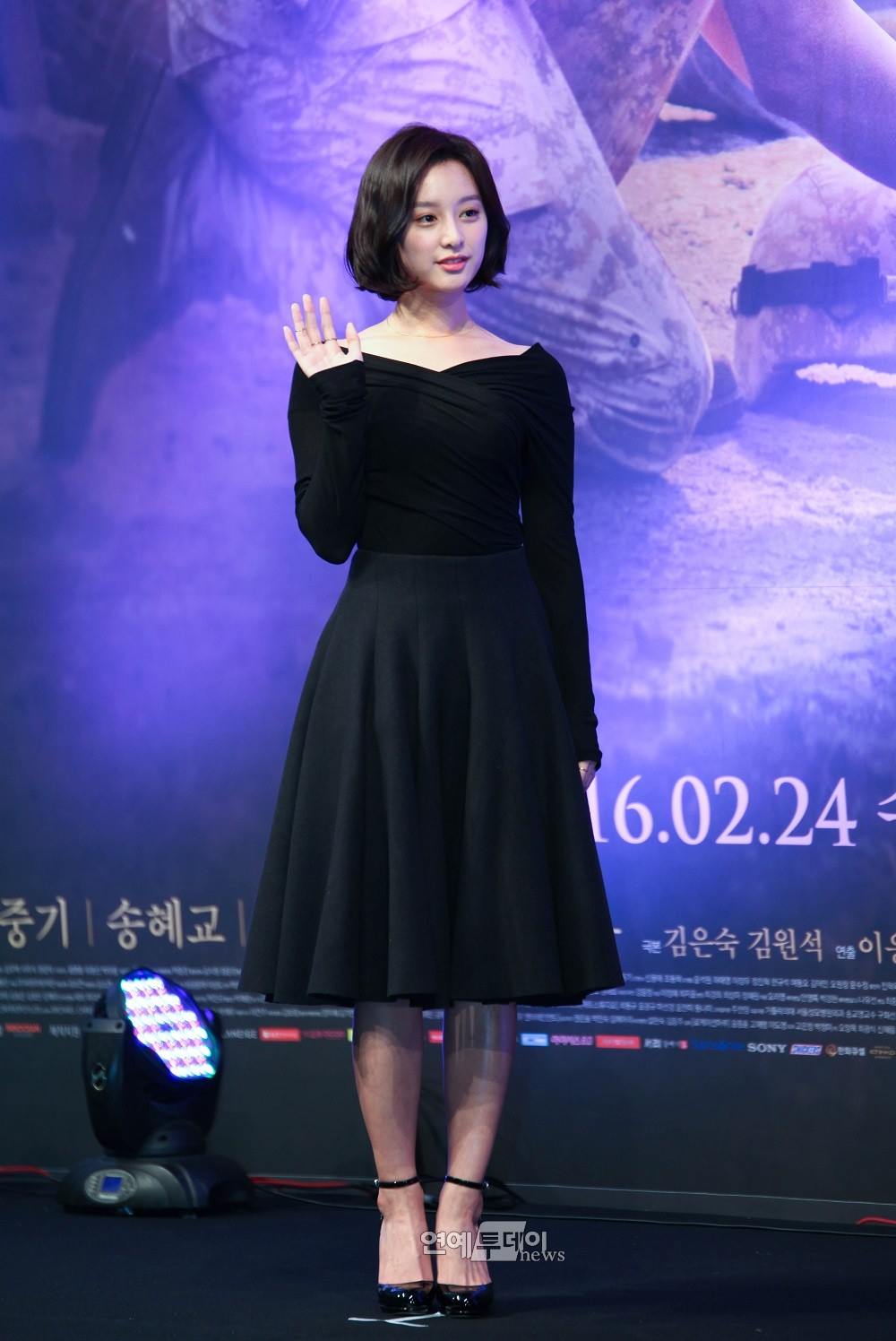Kim Ji Won xinh đẹp lộng lẫy nhưng chỉ thích diện đồ tối giản - Ảnh 9.