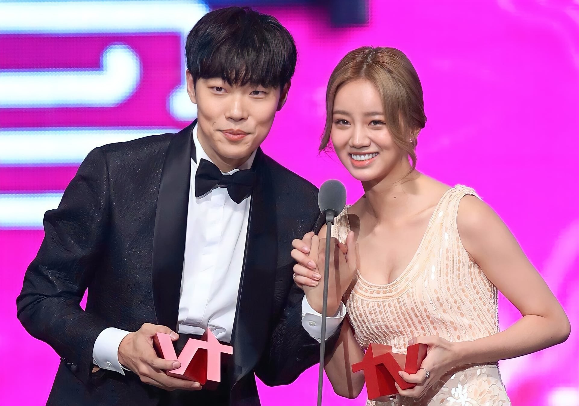 Dispatch tung chi tiết timeline Ryu Jun Yeol - Hyeri đổ vỡ: Han So Hee là &quot;tiểu tam&quot; hay dính phải transit love?- Ảnh 2.