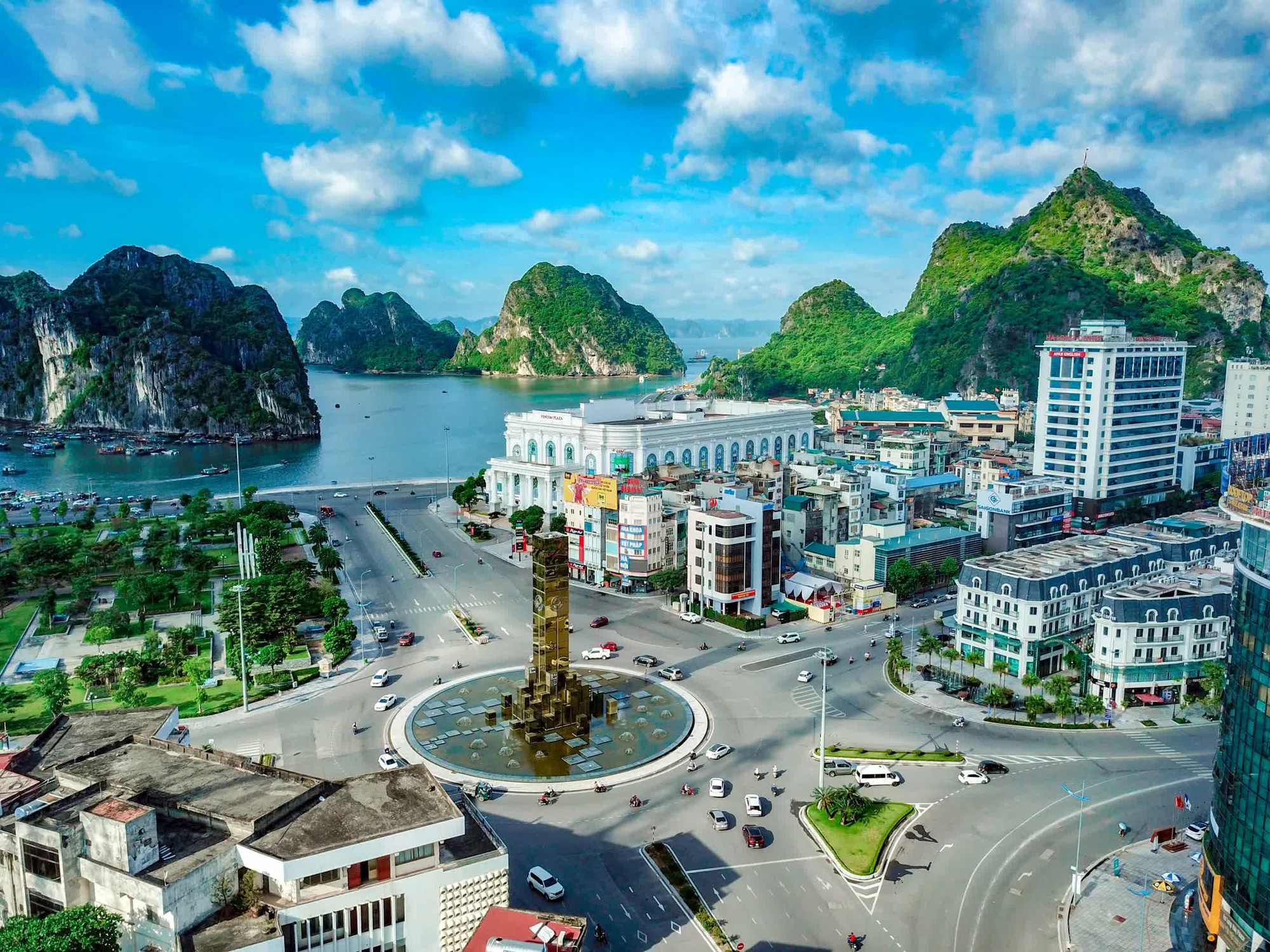 Thành phố Hạ Long cắt điện luân phiên giờ cao điểm đến hết tháng 3, du khách cần lưu ý lịch trình - Ảnh 1. Thành phố Hạ Long cắt điện luân phiên giờ cao điểm đến hết tháng 3, du khách cần lưu ý lịch trình - Ảnh 1.