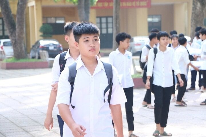 Học sinh, phụ huynh Hà Nội thấp thỏm chờ chốt môn thi vào lớp 10 - Ảnh 1.