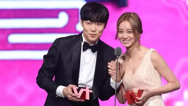 Liên hoan phốt của Ryu Jun Yeol: Từ lạm quyền, tham gia diễn đoàn cực đoan đến &quot;đạo đức giả&quot;, bạo lực lạnh Hyeri!- Ảnh 5.