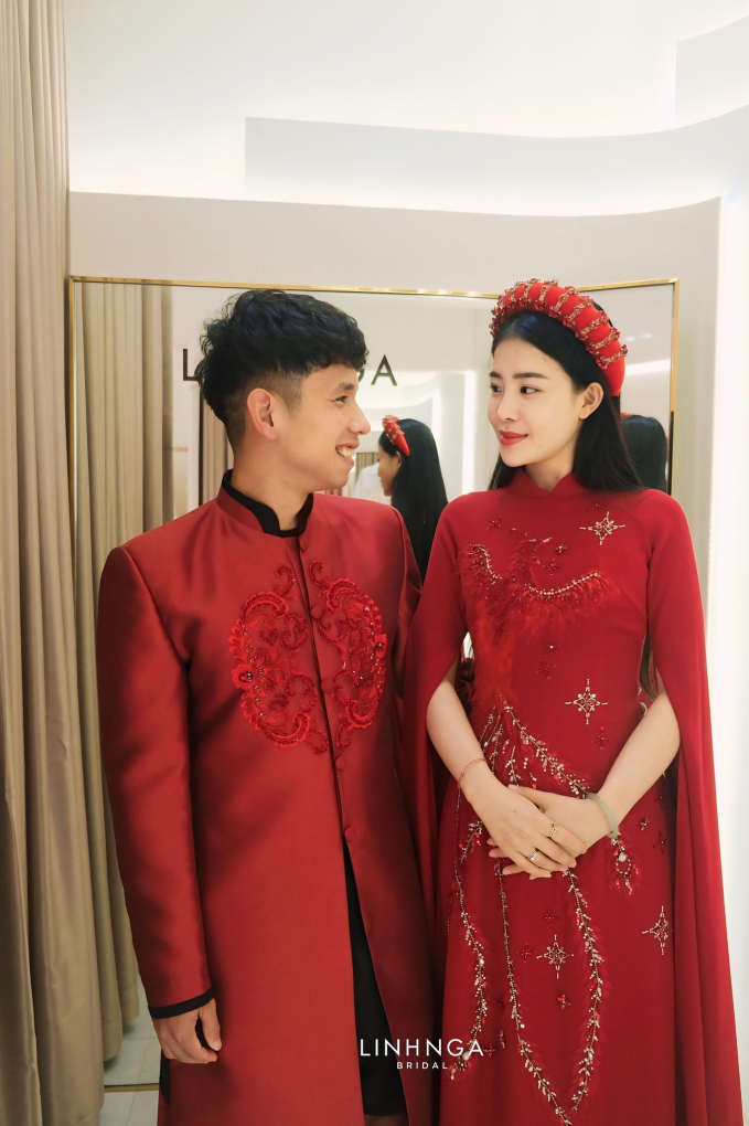 Cầu thủ Hồng Duy tình tứ bên ái nữ Tổng giám đốc công ty cao su, si mê ngắm nhìn nửa kia diện váy cô dâu trước đám cưới - Ảnh 5.