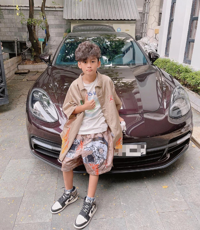 Quý tử nhà Lệ Quyên chuẩn "rich kid": Sở hữu siêu xe 30 tỷ đồng, 11 tuổi đã được cho dinh thự 200 tỷ - Ảnh 5. Quý tử nhà Lệ Quyên chuẩn "rich kid": Sở hữu siêu xe 30 tỷ đồng, 11 tuổi đã được cho dinh thự 200 tỷ- Ảnh 5.