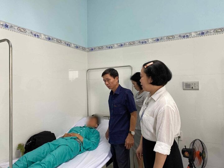 Thông tin mới về sức khoẻ 253 bệnh nhân nhập viện do ăn cơm gà ở Nha Trang - Ảnh 1.