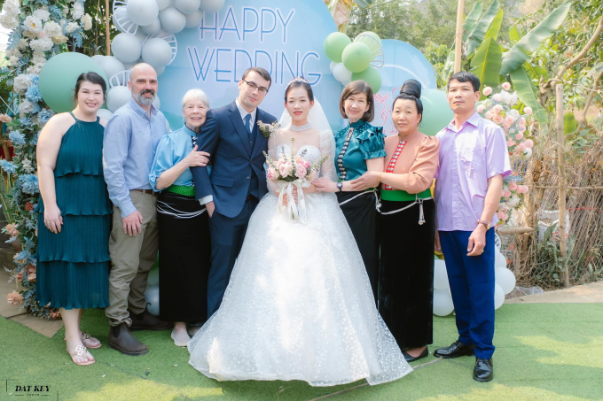 Đám cưới đặc biệt của cô gái dân tộc Thái và chú rể Mỹ: Bố mẹ chồng nhập gia tùy tục, bàn chuyện cưới chỉ trong 1 cuộc điện thoại - Ảnh 9.