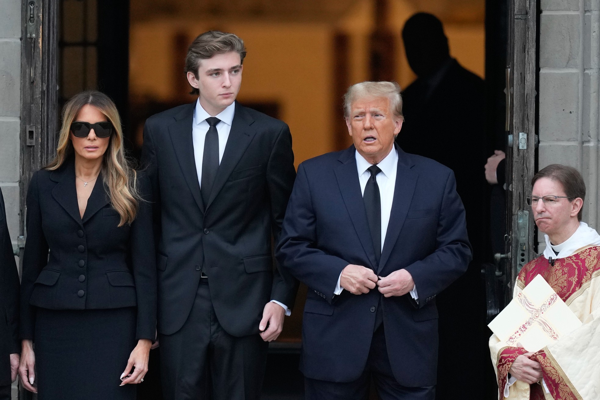 Ác mộng trở lại với Barron Trump - Ảnh 1.