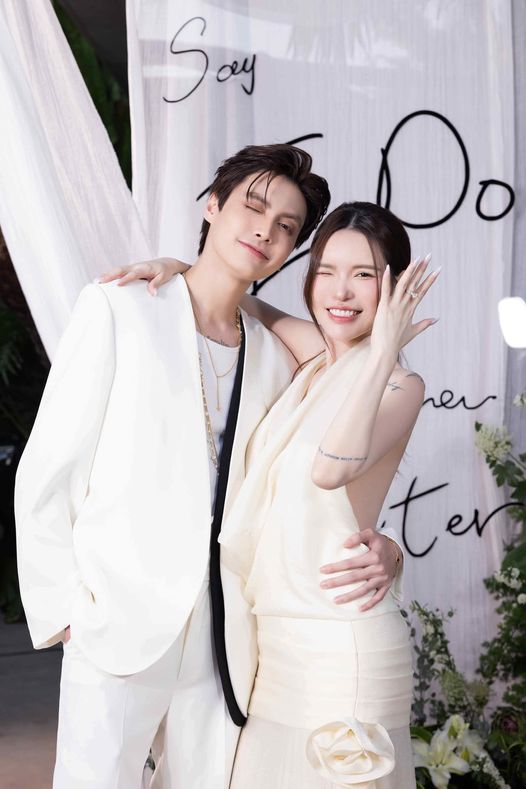 Couple trai trẻ - “phú bà” lệch 9 tuổi bất ngờ thông báo "săn bé Rồng" thành công chỉ sau 7 tháng hạ sinh con đầu lòng - Ảnh 1. Couple trai trẻ - “phú bà” lệch 9 tuổi bất ngờ thông báo "săn bé Rồng" thành công chỉ sau 7 tháng hạ sinh con đầu lòng - Ảnh 1.