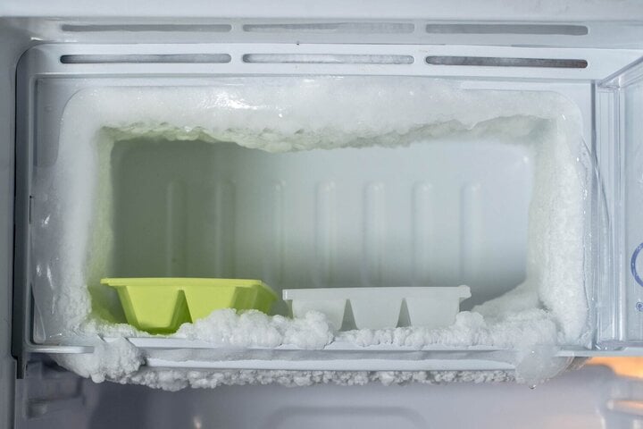 Bỏ thứ này vào tủ lạnh, không sợ tủ đóng tuyết - Ảnh 1.